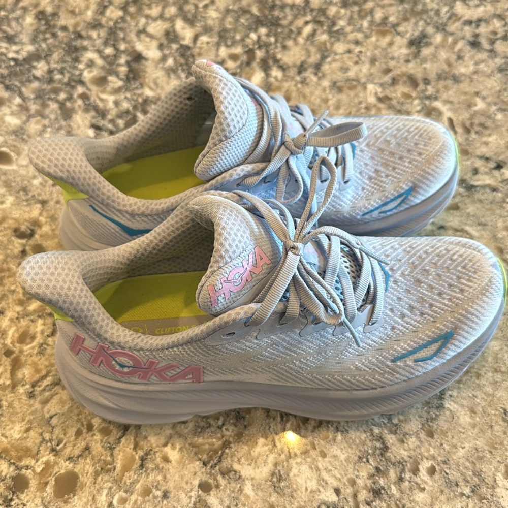 Hoka Clifton 9